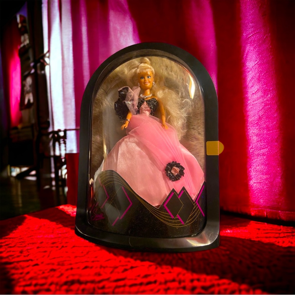 Vintage NIB Totsy Doll In Reusable Dome
